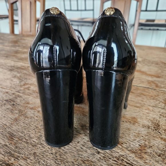 Witchy patent GUESS goth heels - Picture 2 of 7